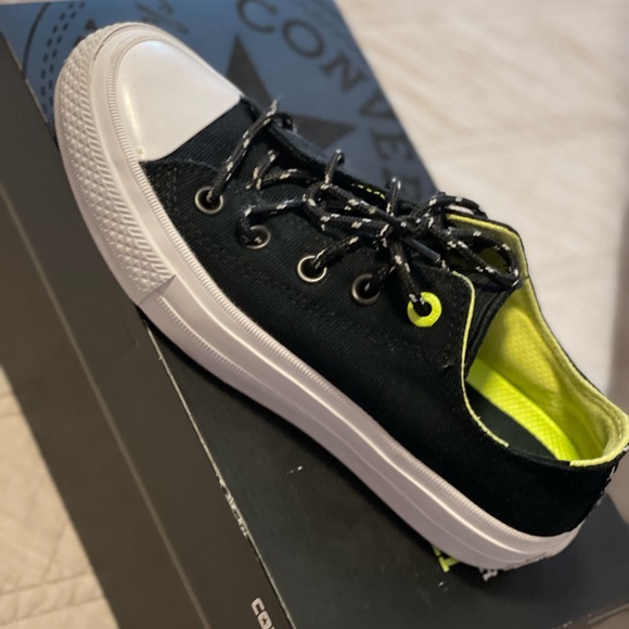 Convers - Picture 3 of 3